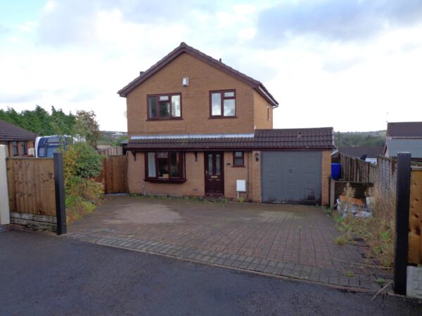 Castledine Grove, Longton, Stoke On Trent, ST3 1TY