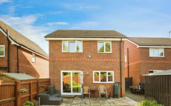 Alyn Road, Wrexham, LL11 4HU