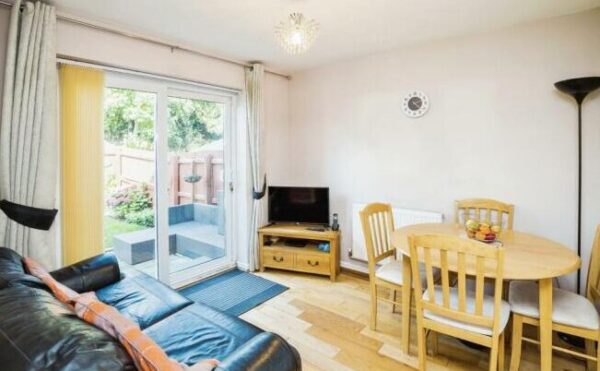 Alyn Road, Wrexham, LL11 4HU
