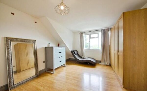 Parkfields Avenue, London, NW9 7PH
