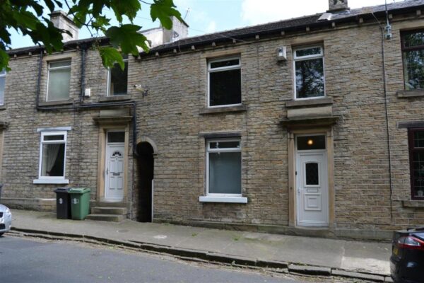 Britannia Road, Huddersfield, HD3 4QQ