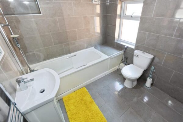 Rennie Grove, Quinton, Birmingham B32 2SE