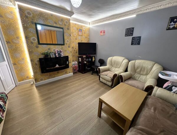 Foundry Avenue, Leeds, LS8 3LU