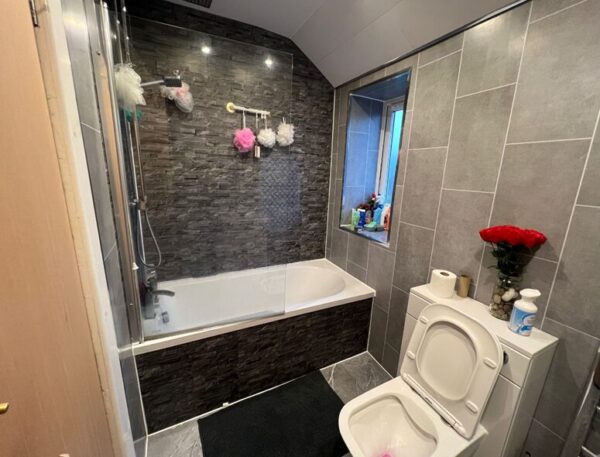 Foundry Avenue, Leeds, LS8 3LU