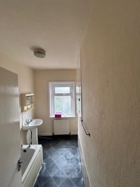 Wyndale Road, Oldham OL8 3DB