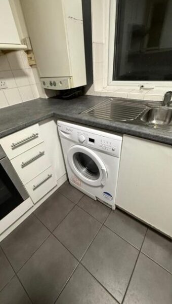 Elmore Court, Nottingham, NG7 4BE