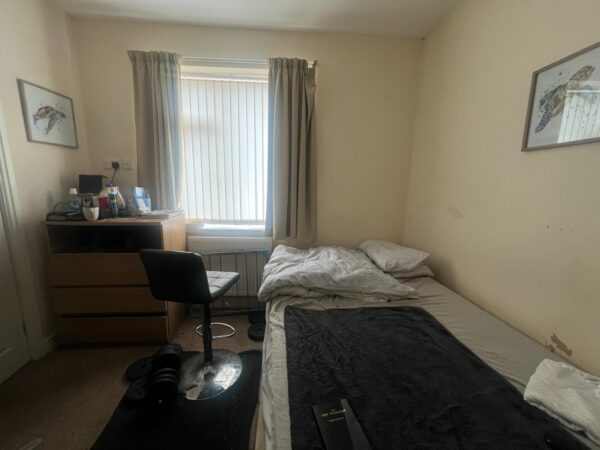 Rotherham Road, Great Houghton, Barnsley, S72 0DG