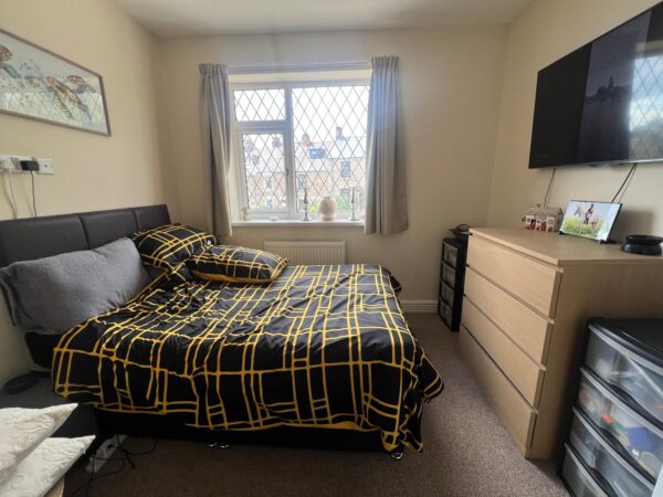 Rotherham Road, Great Houghton, Barnsley, S72 0DG
