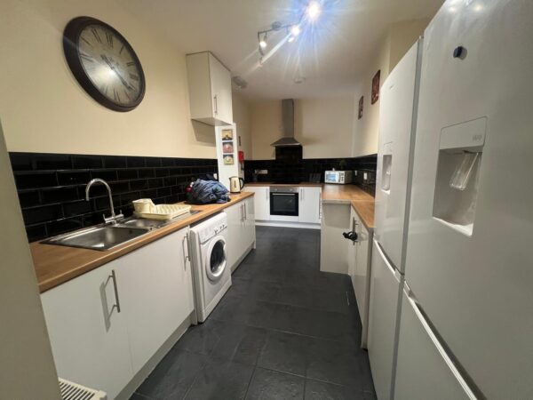 Rotherham Road, Great Houghton, Barnsley, S72 0DG