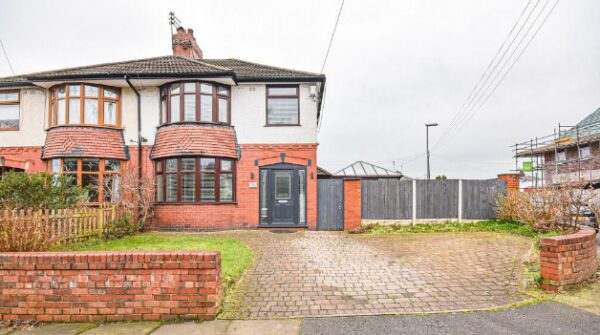 Half Acre Road, Bamford, Rochdale, OL11 4DF