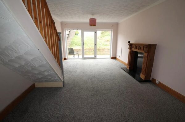 Woodfield Crescent, Blackwood, NP12 0BX