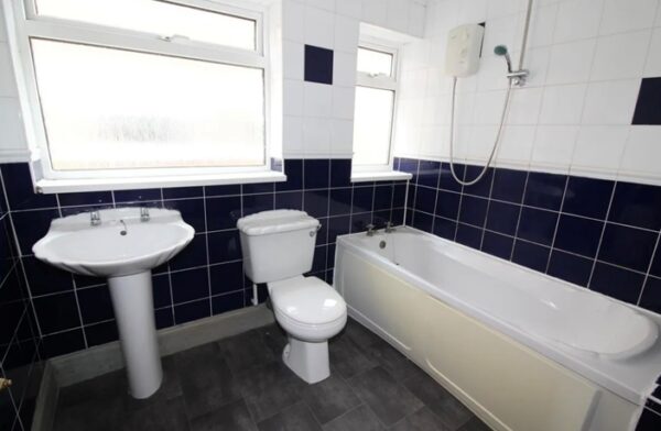 Woodfield Crescent, Blackwood, NP12 0BX